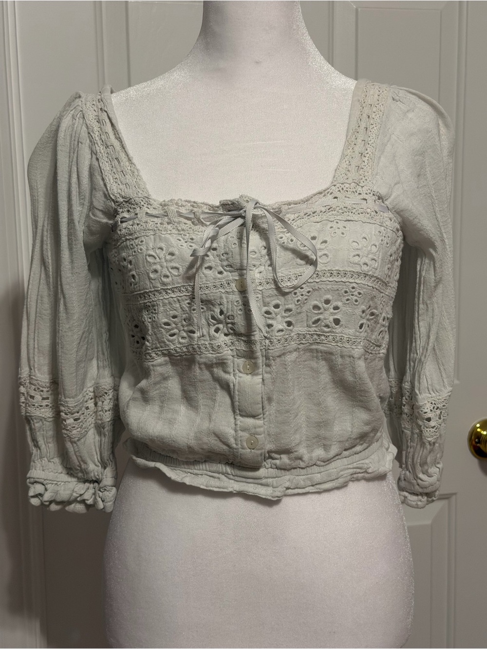 American Eagle Outfitters White Lace-Trim Peasant Blouse